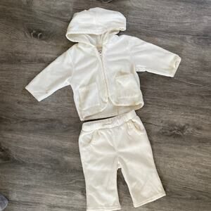 Baby GAP cream fleece sweatsuit Size 3-6 Months